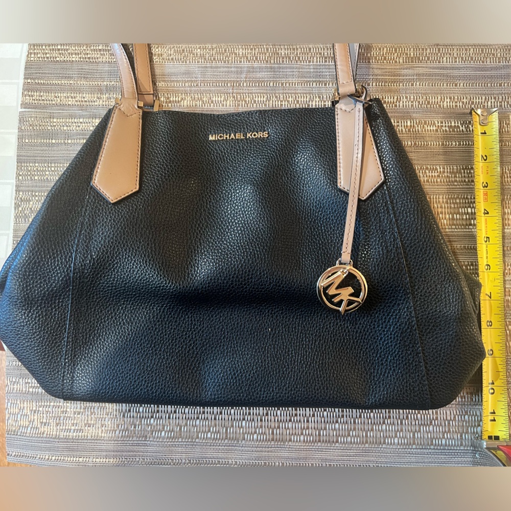 Michael Kors Black and Tan Shoulder Bag - Picture 5 of 12